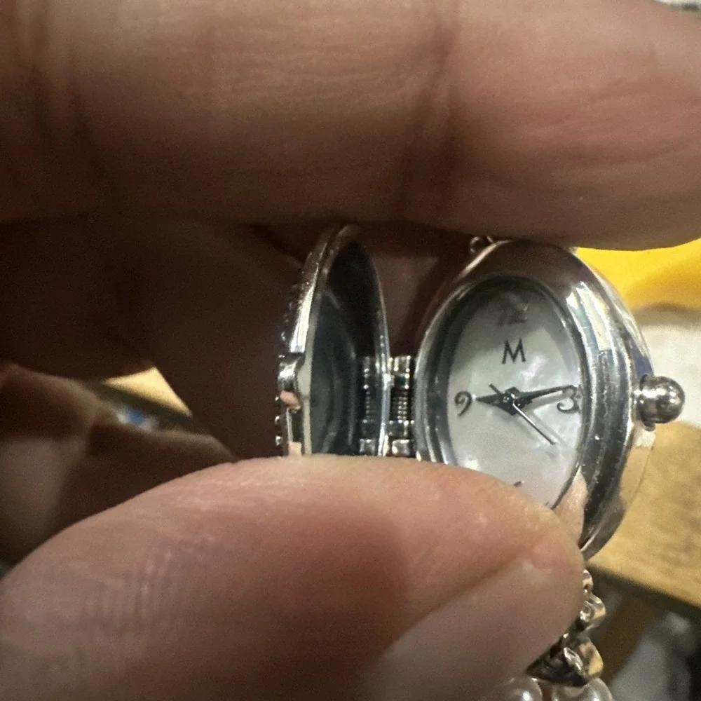 Works Metropolitan Womens Pearls Peek A Boo Watch Fit 7.25 19mm - Missing Stone